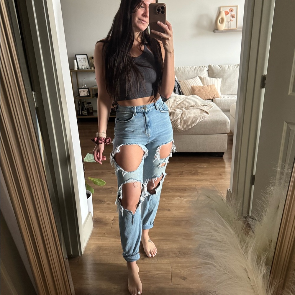 Super Distressed Mom High Rise